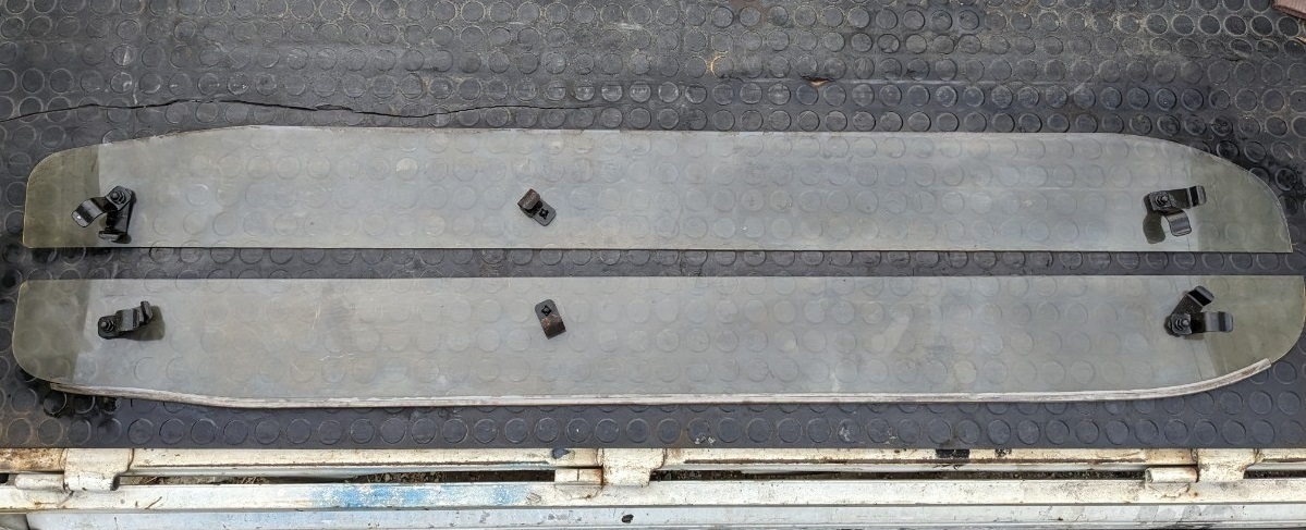 【希少】キャビーナ用 純正サイドバイザー拍卖