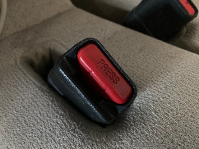 250406 ムーブキャンバス LA800S メイクアップ右フロントシートベルトキャッチ 右フロントシートベルト受け拍卖