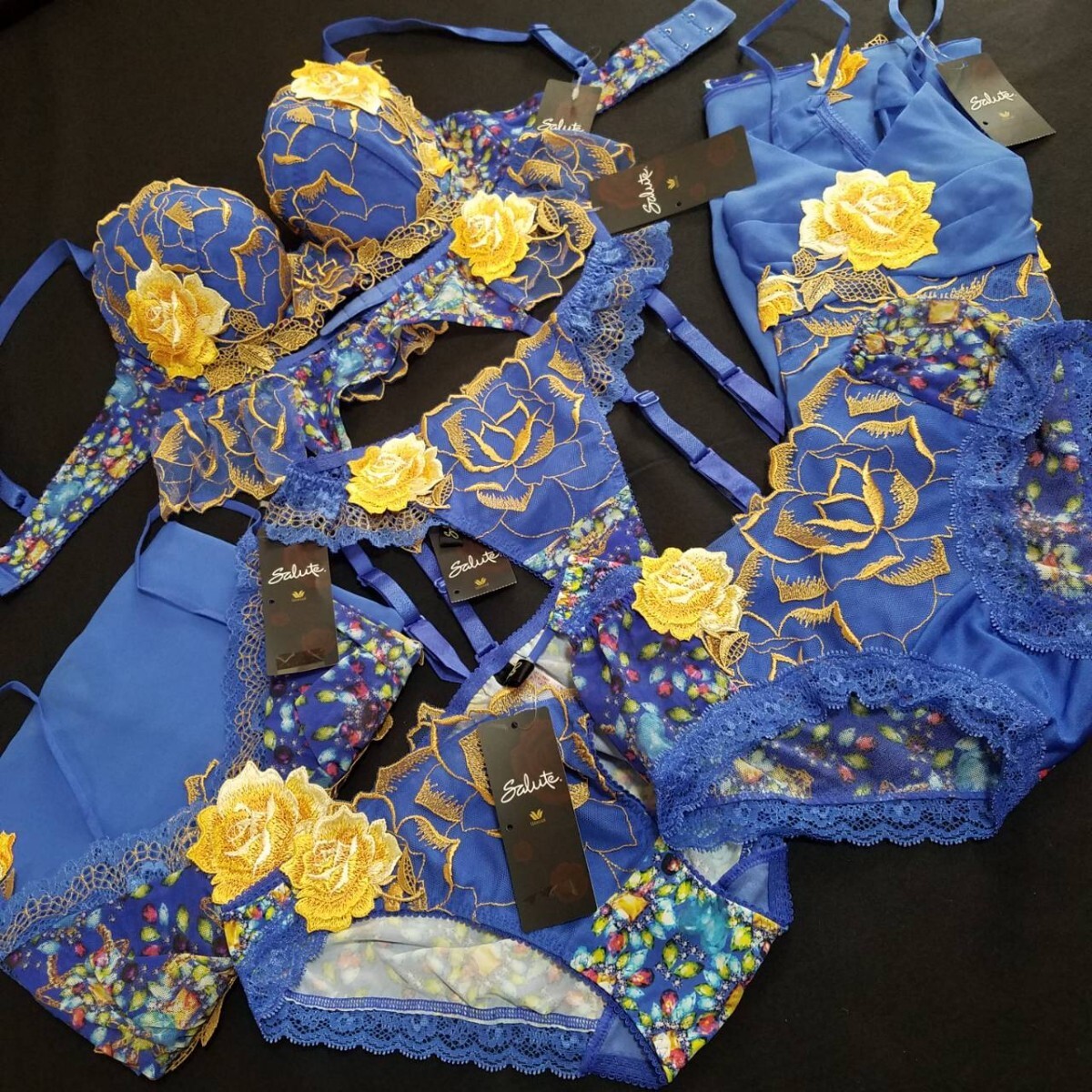 ワコ-ル サルート 美女と野獣 ブラジャー&ガーターベルト&ソング&スタンダードショーツ&ボーイレングスショーツ&スリップ&キャミソール拍卖