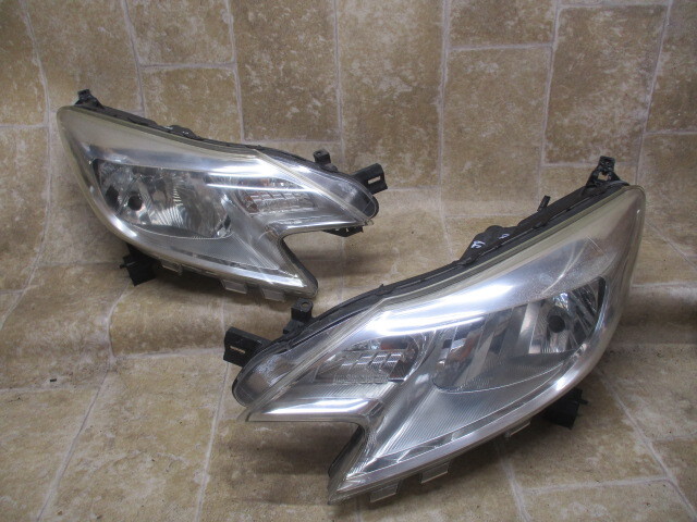 J9/ E12/HE12/NE12/SNE12 ノート 純正ヘッドライト左右 ICHIKOH 1868拍卖