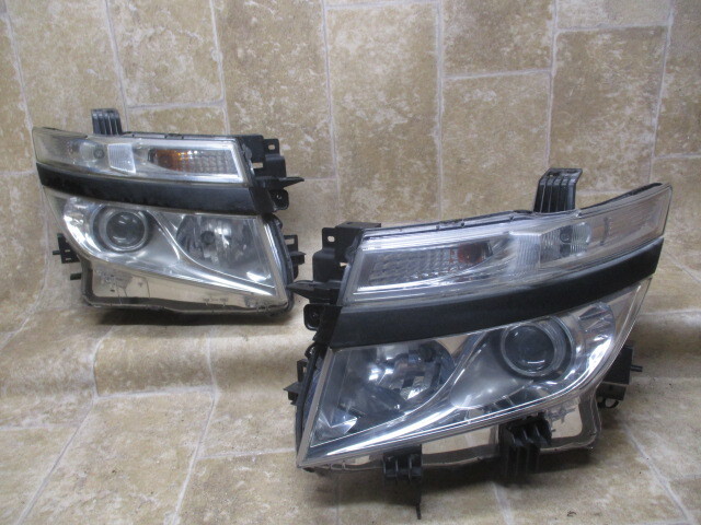 J9/ E52/TE52/PE52/TNE52/PNE52 エルグランド 純正HIDヘッドライト左右 KOITO 100-23008拍卖