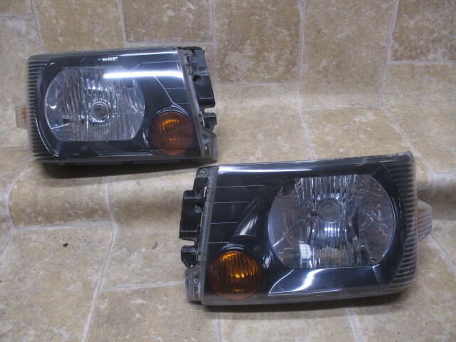 J9/ U61W/U62W/U71W/U72W ミニキャブ 純正ヘッドライト左右 STANLEY P5701拍卖