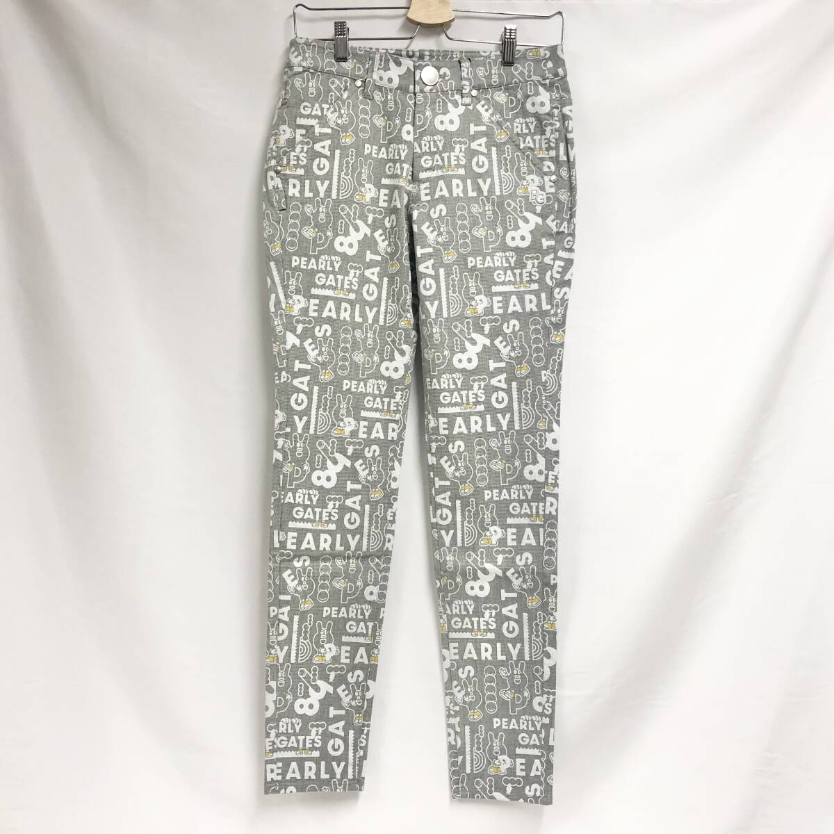○★新品未使用 PEARLY GATES(パーリーゲイツ) プリント 総柄 ストレッチパンツ 1 ライトグレー★○拍卖