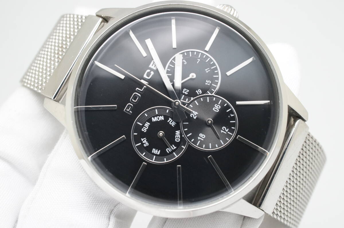 E105●作動良好 POLICE ポリス 14999J ラウンドケース型 黒文字盤 デイデイト メンズ腕時計 シルバー お洒落 クォーツ拍卖