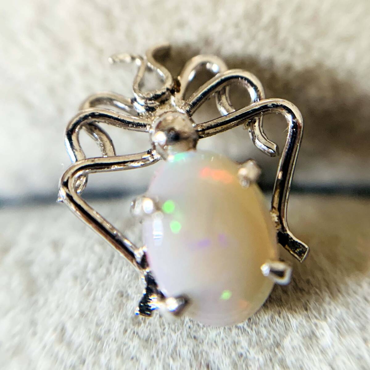 美品 天然オパール 蜘蛛のモチーフ 銀色 ピンブローチ タイタックピン ピンバッジ No.S494拍卖