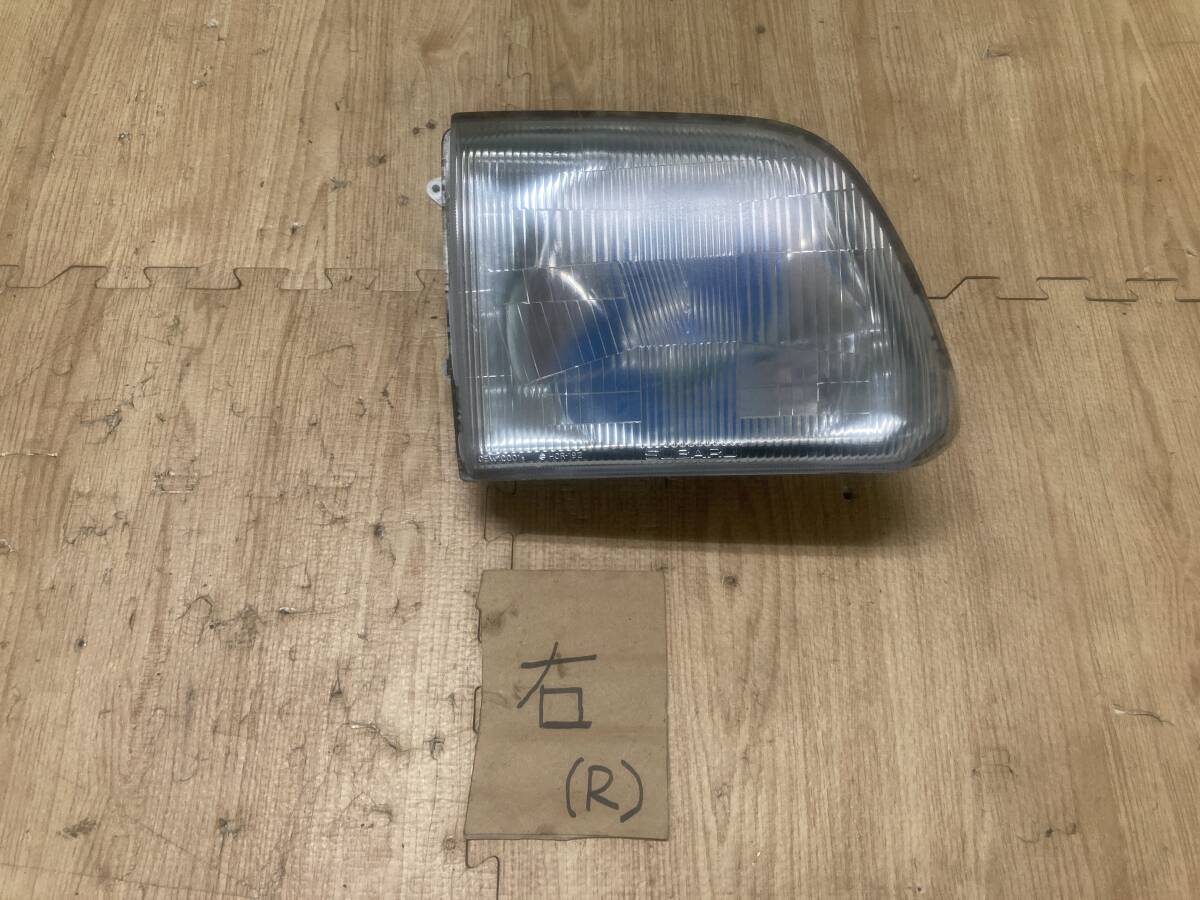 ◎スバル サンバー◎TV1前期 純正 右 運転席側 ヘッドライト<ハロゲン> 割れ・欠け無し 管23767拍卖