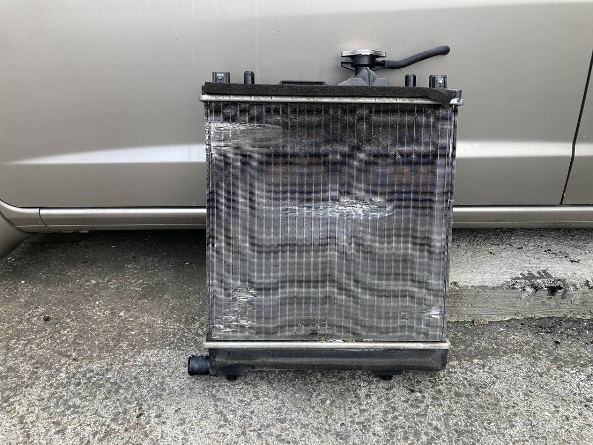 ★日産 ピノ★DBA-HC24S 純正 ラジエーター<クーリングファン付き> 漏れなし 管23867拍卖