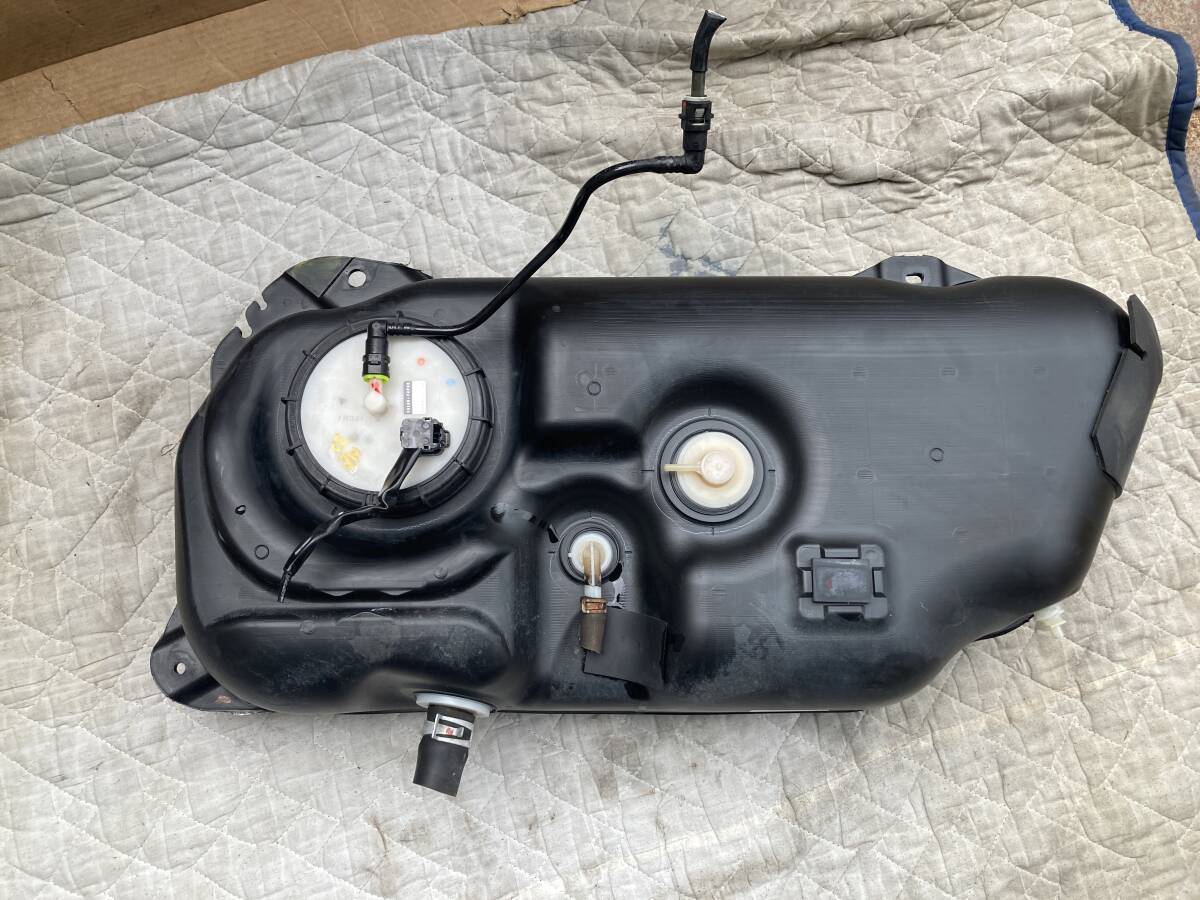 ★スズキ ラパン★DBA-HE33S 燃料タンク フューエルタンク<樹脂製>(燃料ポンプ付き)管22536拍卖