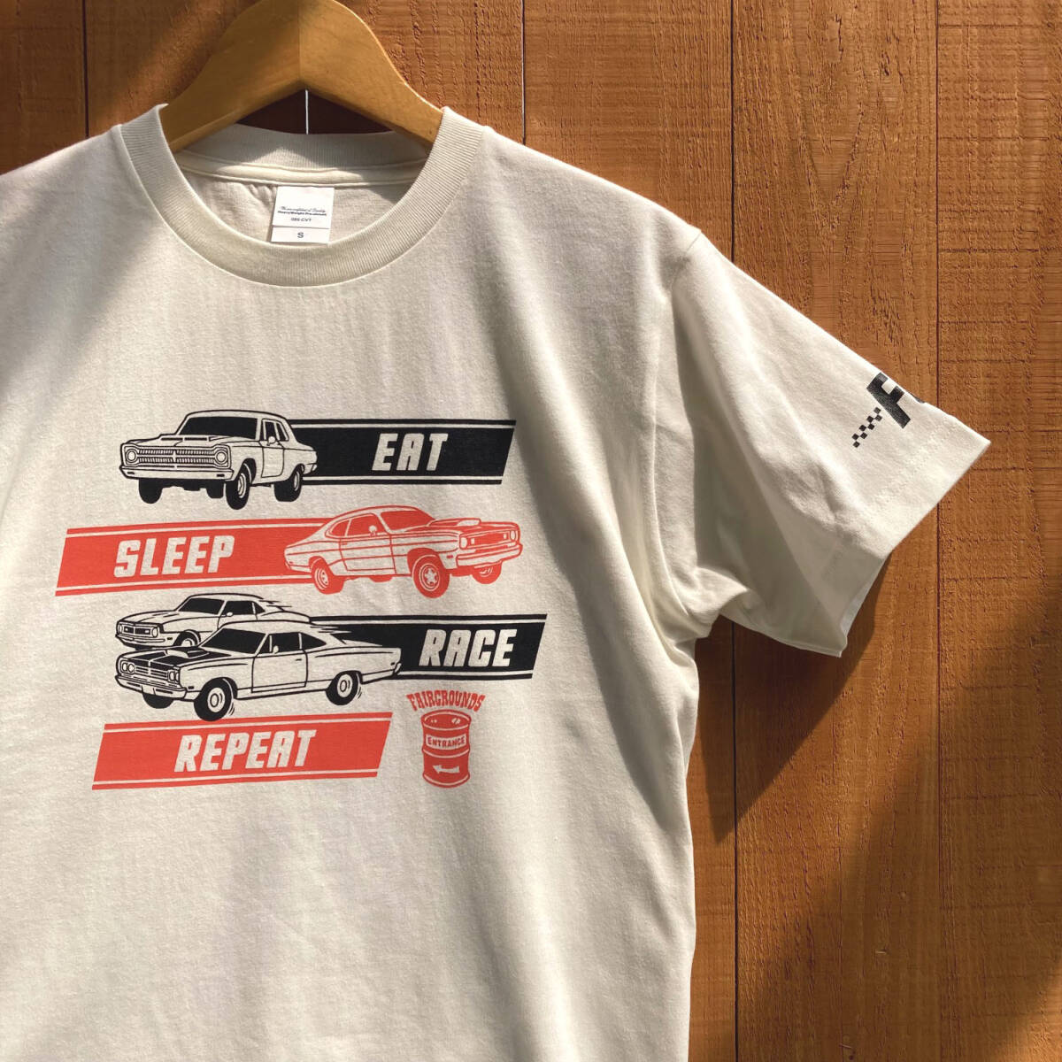 ■REPEAT RACE Tシャツ■Mサイズ(アイボリーxブラック・オレンジ)アメリカ アメ車 モパ- ロードランナ-MOPAR PLYMOUTH 拍卖
