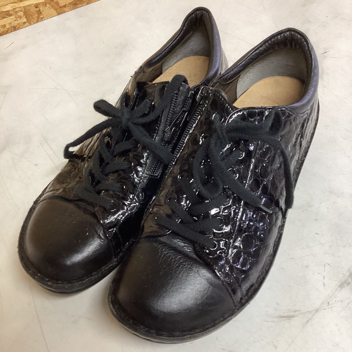 H.P.S. レディース エナメル コンフォートシューズ ブラック 24㎝ (ぬ96)拍卖