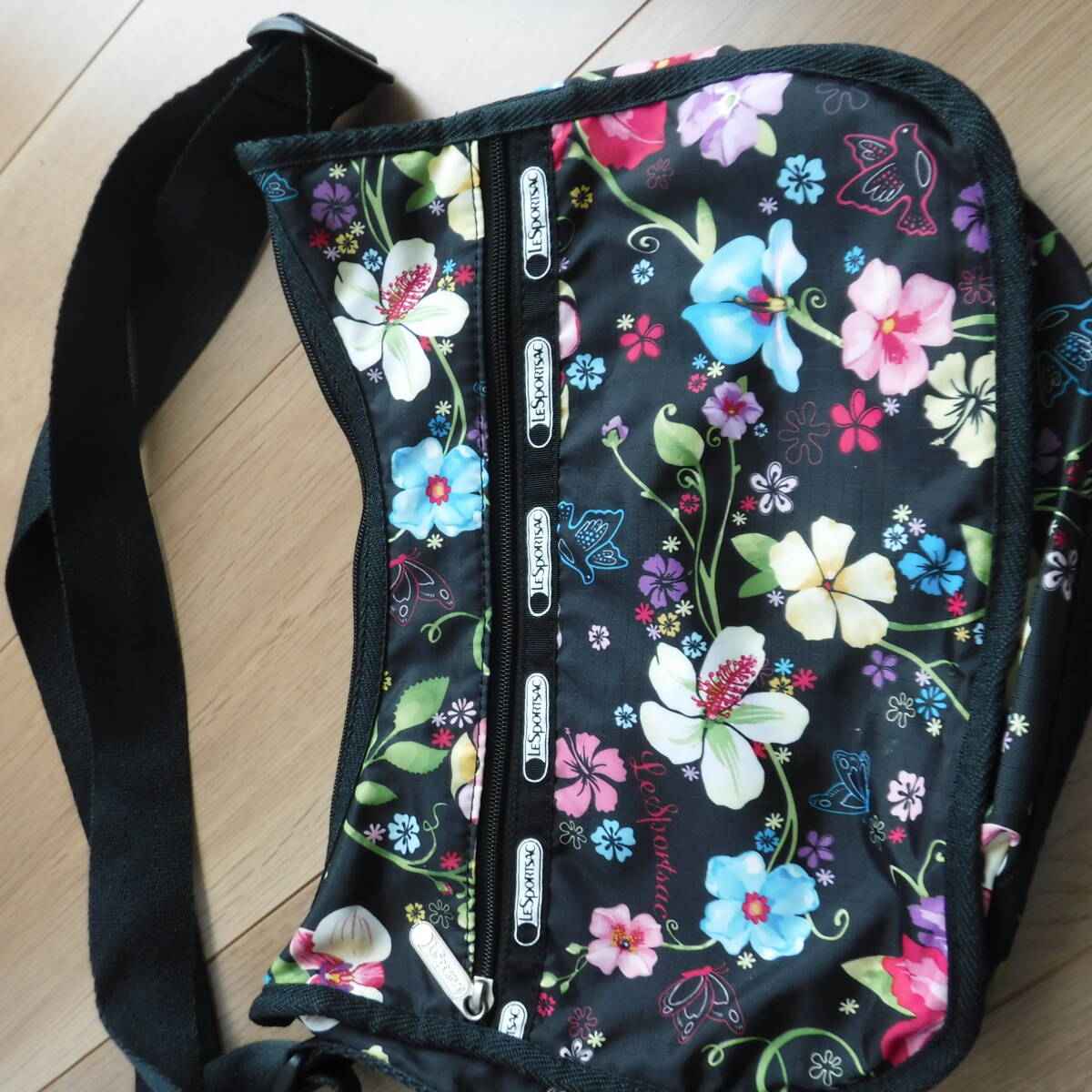 税不要特価 新品!LESPORTSAC レスポートサック ハワイ DFS限定 トロピカルフローラル ショルダーバッグ♪クラシックホーボー②拍卖