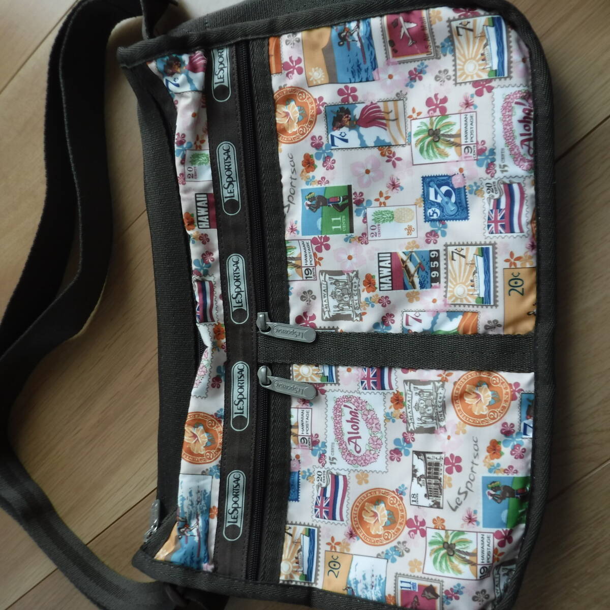 税不要特価 美品!LESPORTSAC レスポートサック ハワイ限定 レイアロハ フラガール 大きめ ショルダーバッグ♪デラックスエブリデイ①拍卖