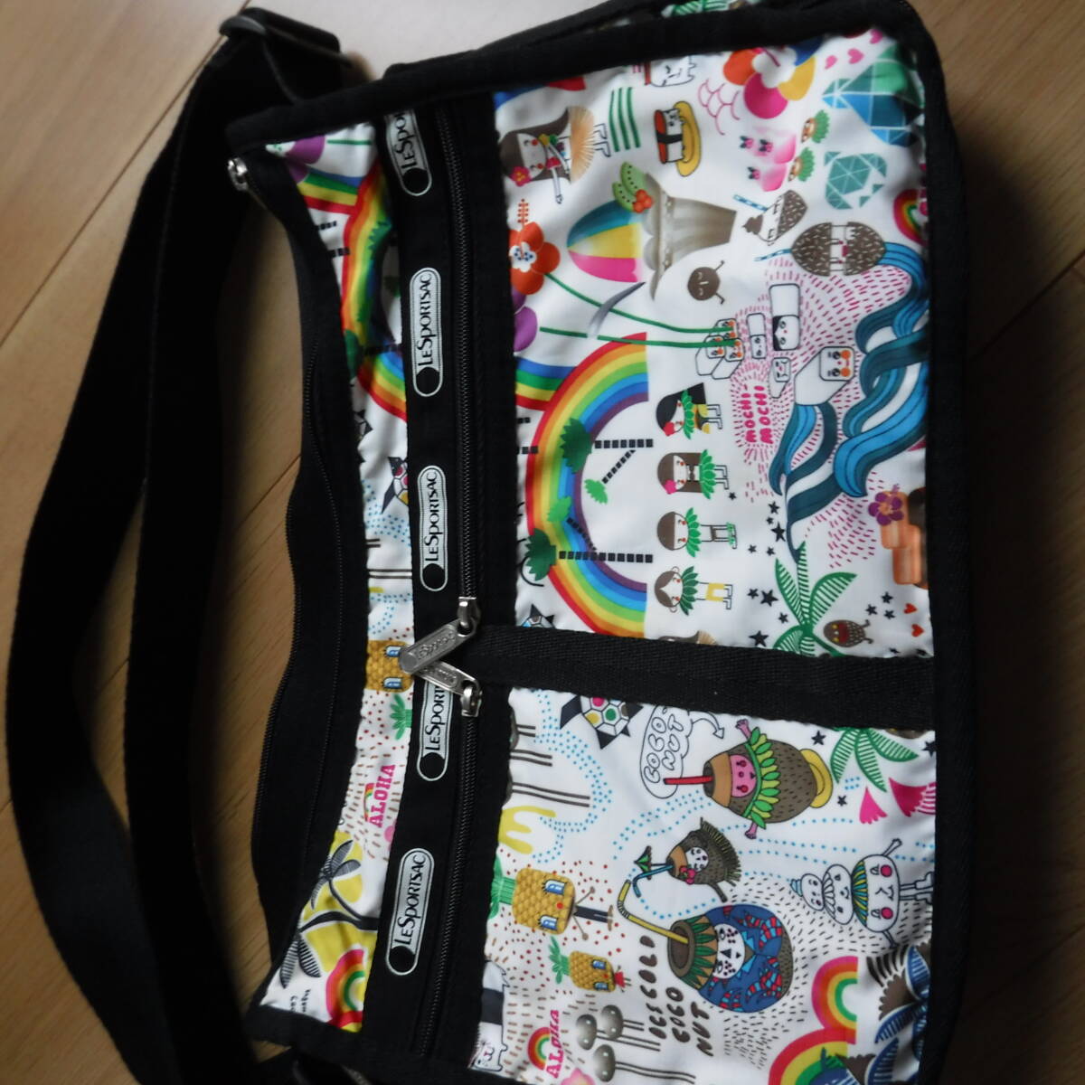 税不要特価 極美品!LESPORTSAC レスポートサック ハワイ限定 オノリシャス ショルダーバック♪デラックスエブリデイ①拍卖