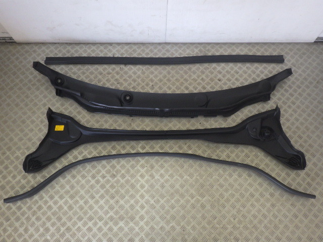 【Y0412】 美品 中古 BMW2シリーズ U06 218d Mスポーツ 22BY20 2023年3月 カウルトップパネル カウルカバー 51718492750 51718491981 即決拍卖