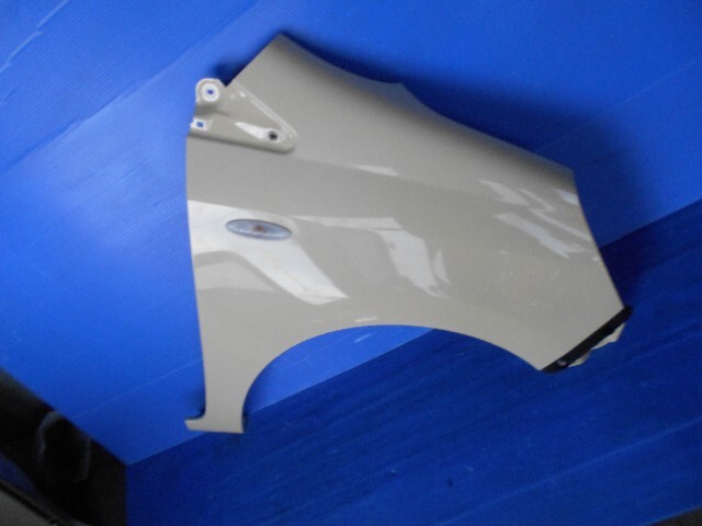 903195 トヨタ ピクシスエポック LA300A フェンダーパネル右拍卖