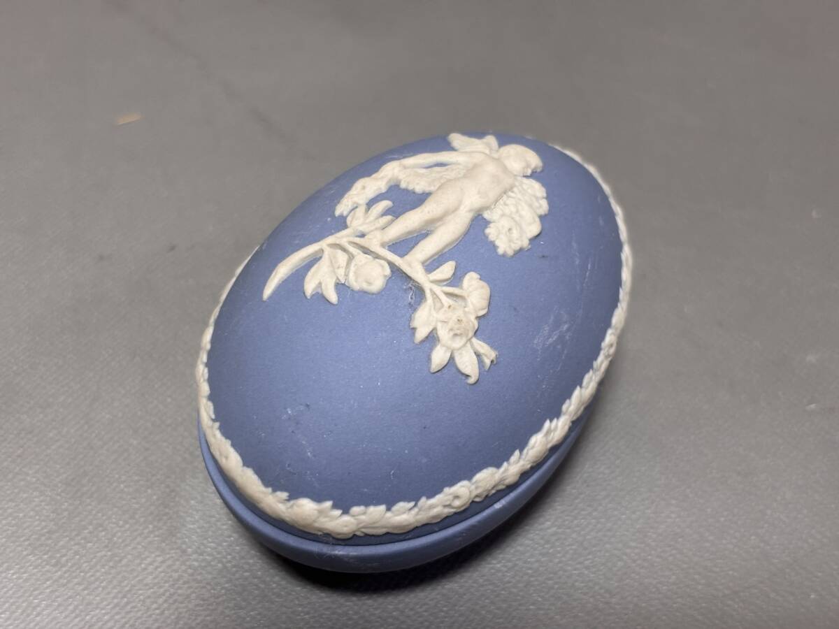 d4012◆ウェッジウッド WEDGWOODジャスパー 小型卵形蓋付き小物入れ 天使 拍卖