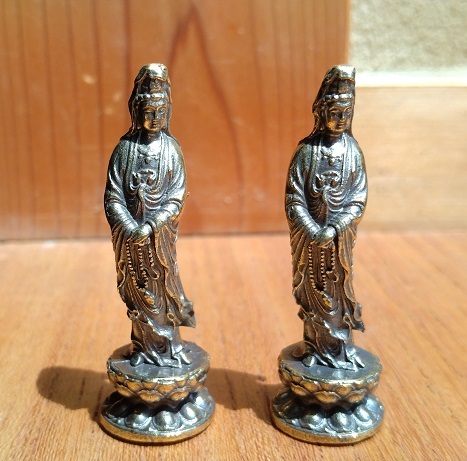 観音菩薩 仏像 真鍮 アンティーク 置物 お守り 約5cm 2体セット拍卖