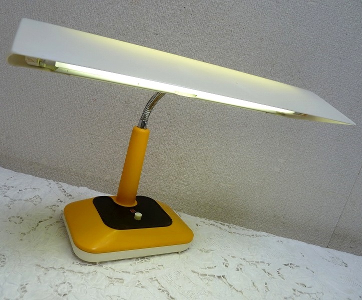 (☆BM)懐かしい♪昭和レトロ National/ナショナル 蛍光灯 電気スタンド FS-104 松下電器産業 デスクライト 黄色 イエロー 拍卖