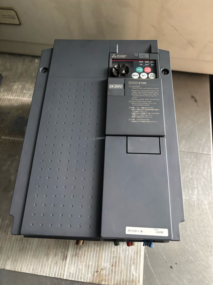 ff1301 三菱電機 インバーター FR-E720-7.5K 中古現状品拍卖