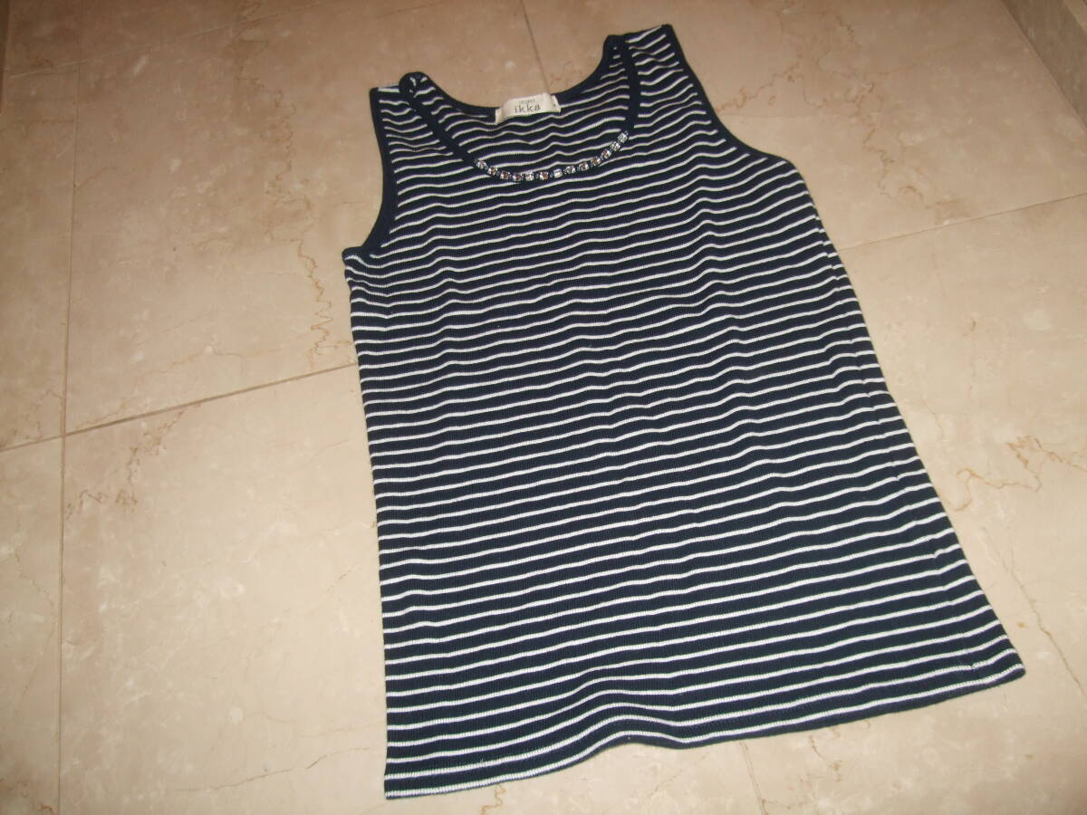 良品送料込即決☆ikka コットンニットカットソー ラインストーンデザイン☆サイズM拍卖