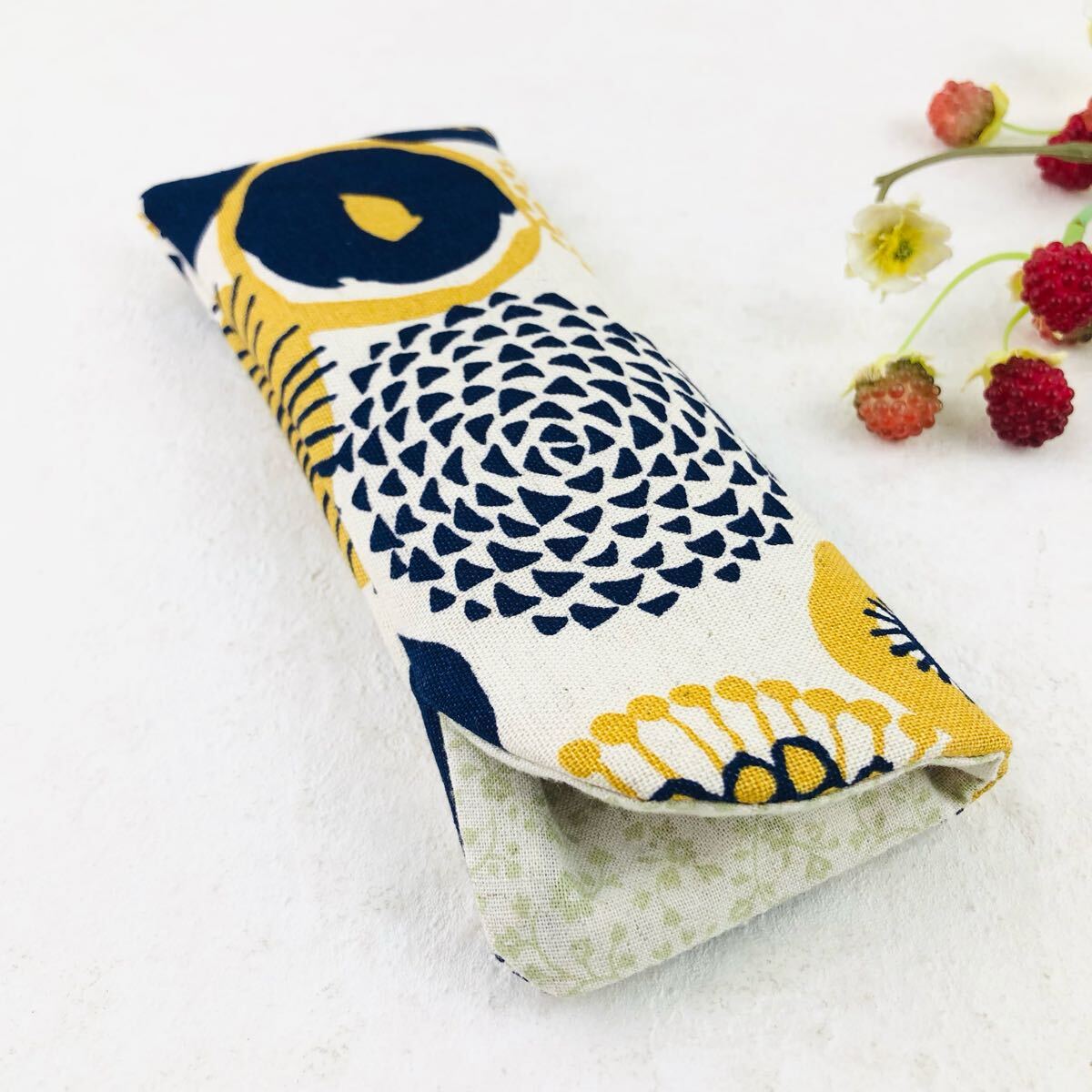 北欧風 まるいお花のふかふかメガネケース ハンドメイド 眼鏡ケース 拍卖