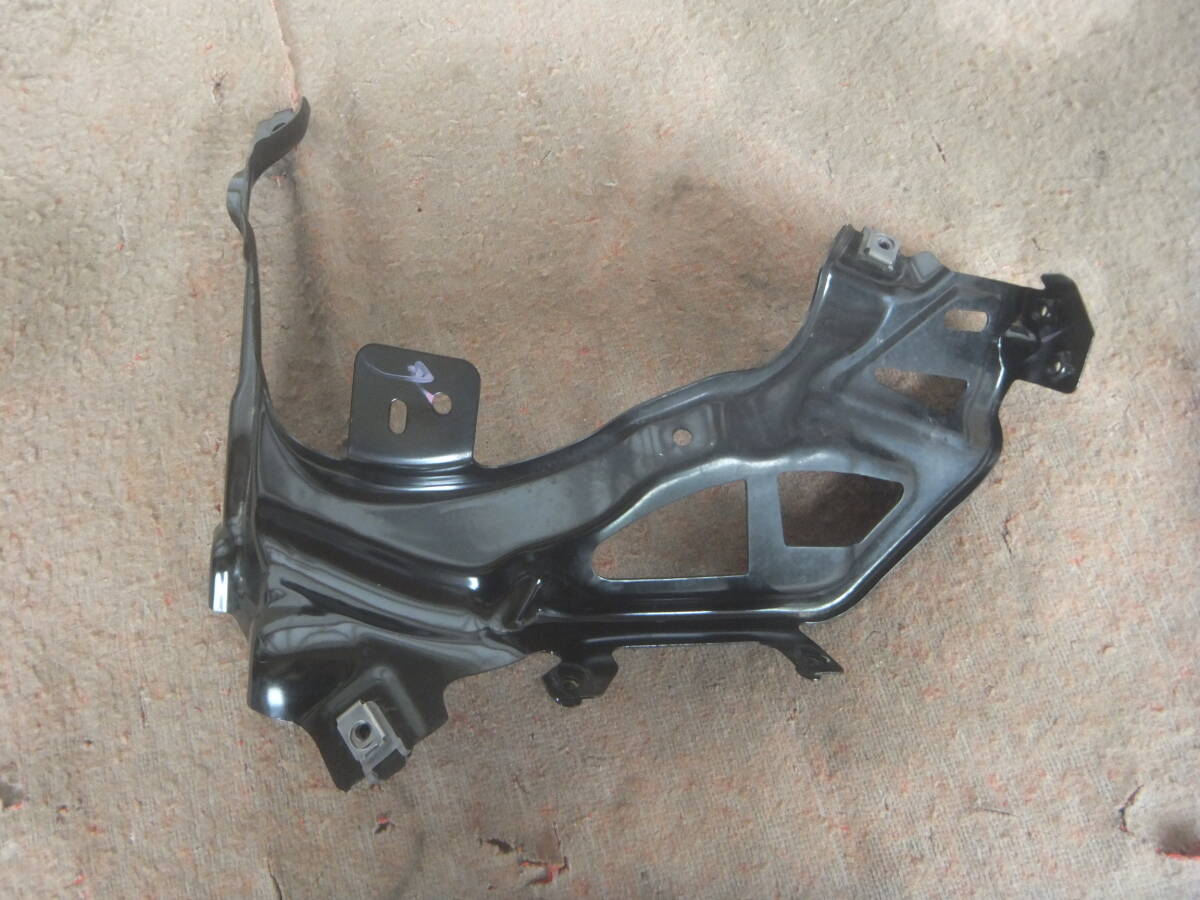 (BMW ミニ クーパーSD XN20 F56) 右 ヘッドライト ステー ブラケット 拍卖