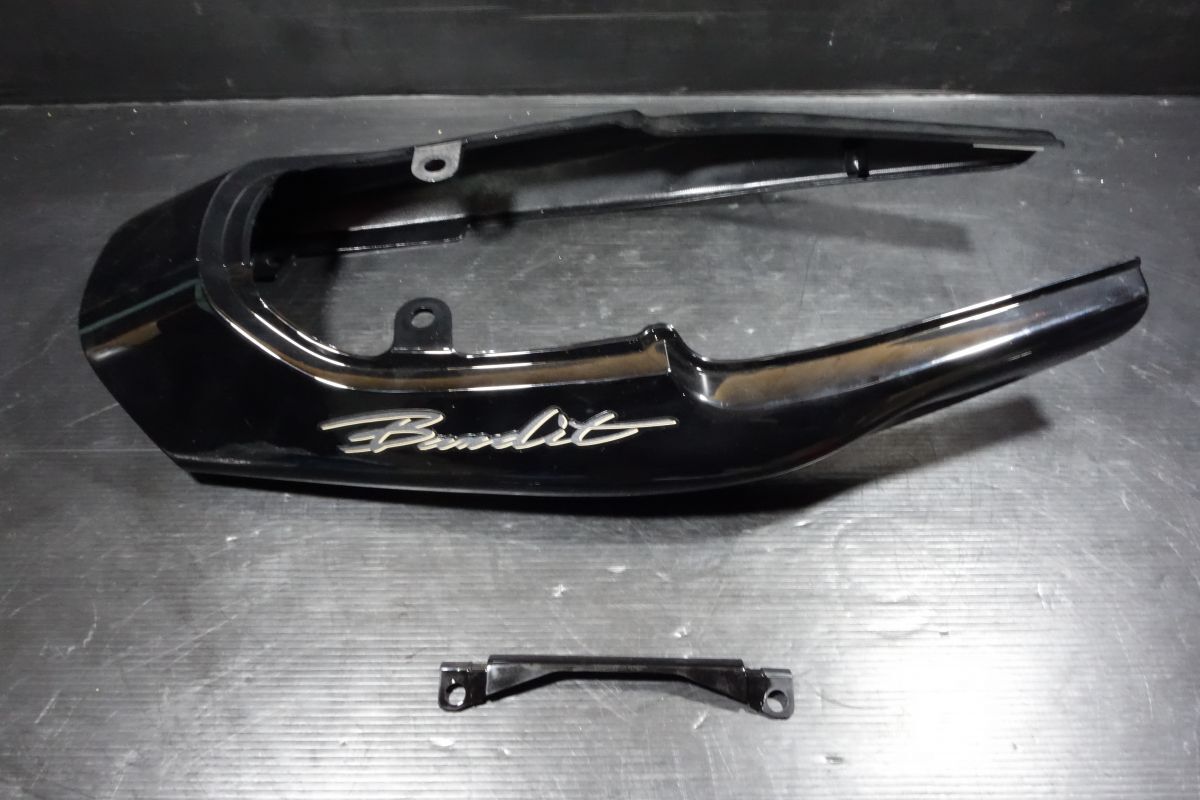 バンディット250 シートカウル テールカウル リアカウル GJ74A 前期 スズキ 純正 Bandit 新品 未使用 #R20250505拍卖