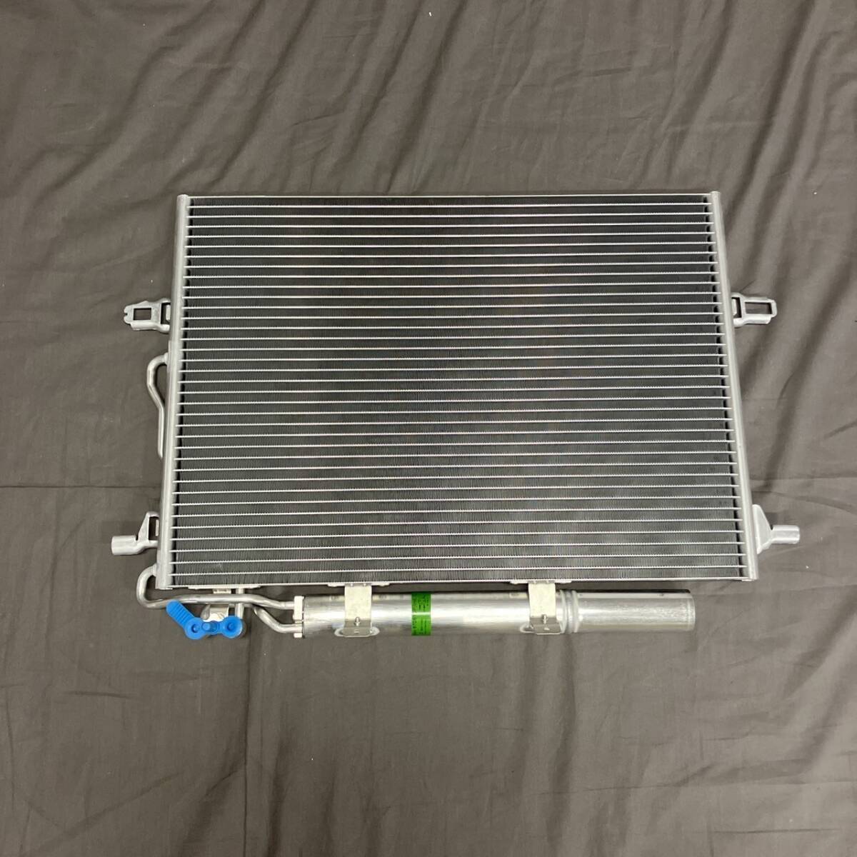 ベンツ C-2176 ◎ 取り外し品 Mercedes-Benz A/C コンデンサー A 211 500 01 54 S211 W211 ラジエーター ラジエター 修理 交換 部品 整備拍卖
