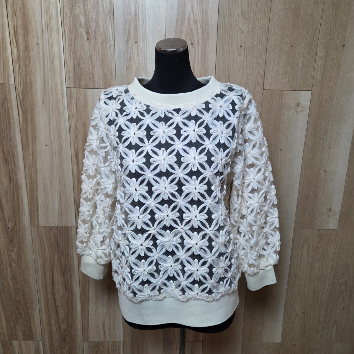 超美品 Madame Hiroko マダムヒロコ★テープ刺しゅう リブコンビ プルオーバー 透け感 花柄 上品 フェミニン QVC拍卖