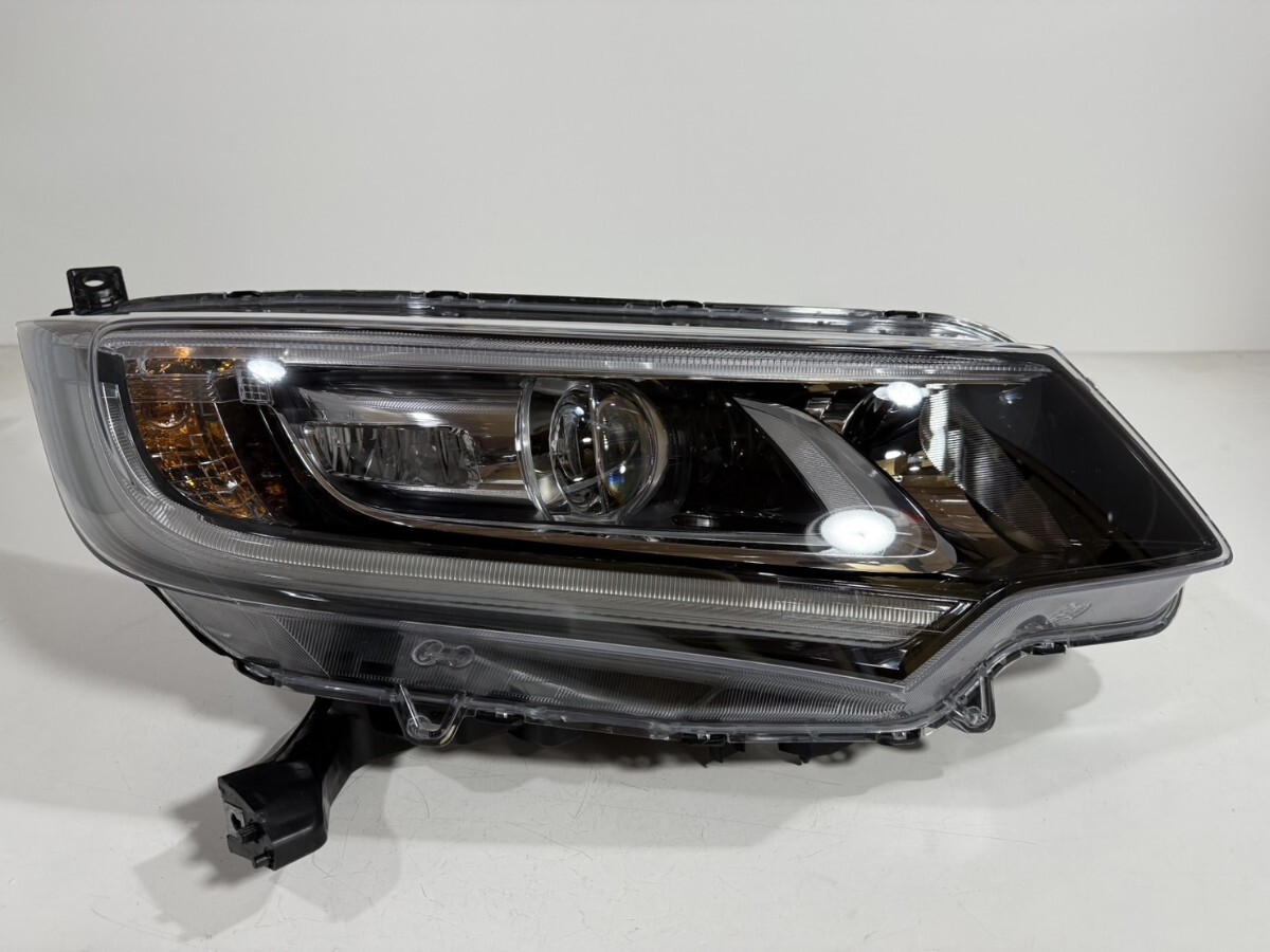 ホンダ純正 GB5/GB6/GB7/GB8 フリード LED ヘッドライト Assy 右側 STANLEY W2172 刻印J5 棚番L-1425拍卖