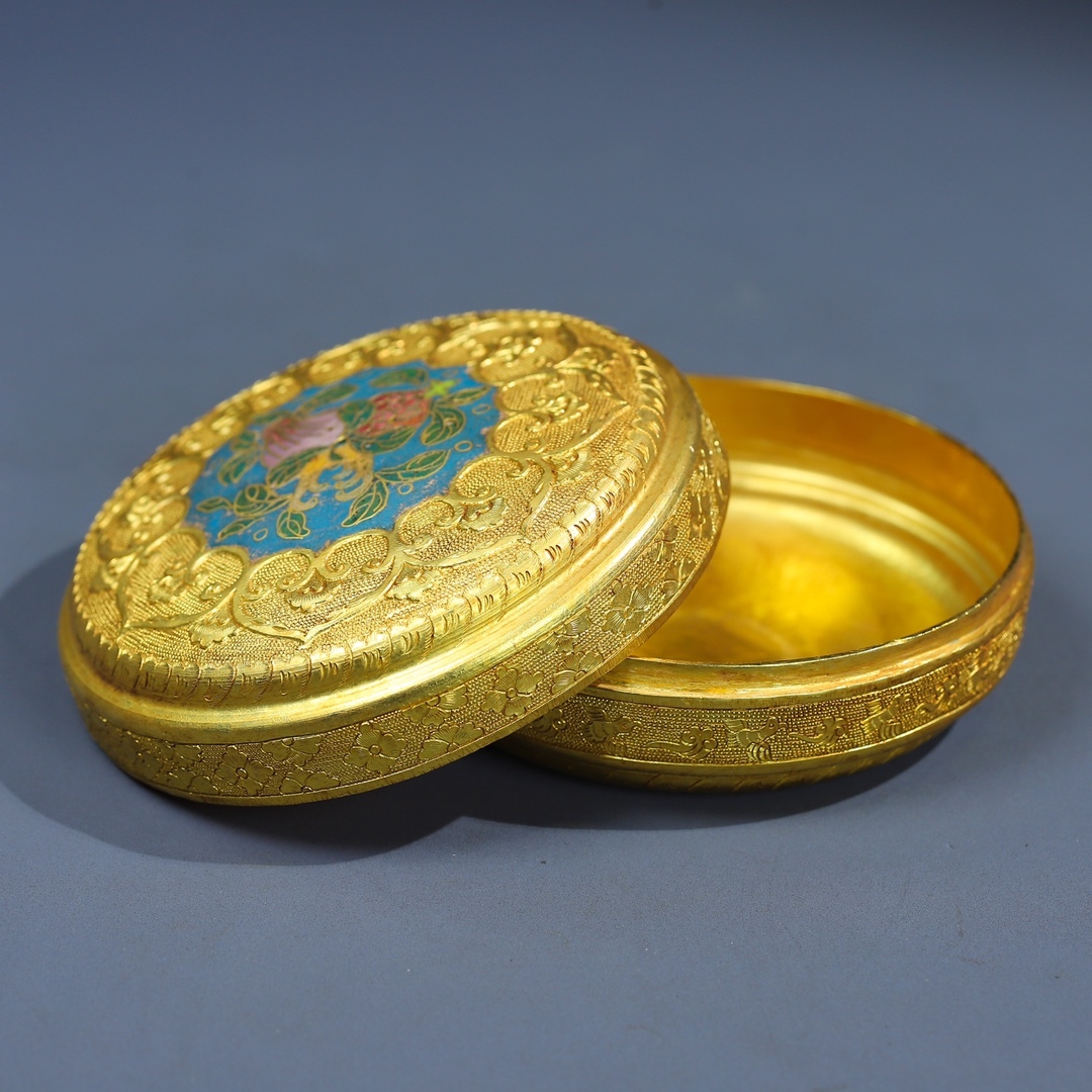 唐物 清 手工鏨刻 首飾盒 鏨刻工藝精湛 線條流暢 つねる絲景泰藍工 銅製品 銅器 極細工 中国美術品 時代物 中国古玩 骨董品 D65拍卖