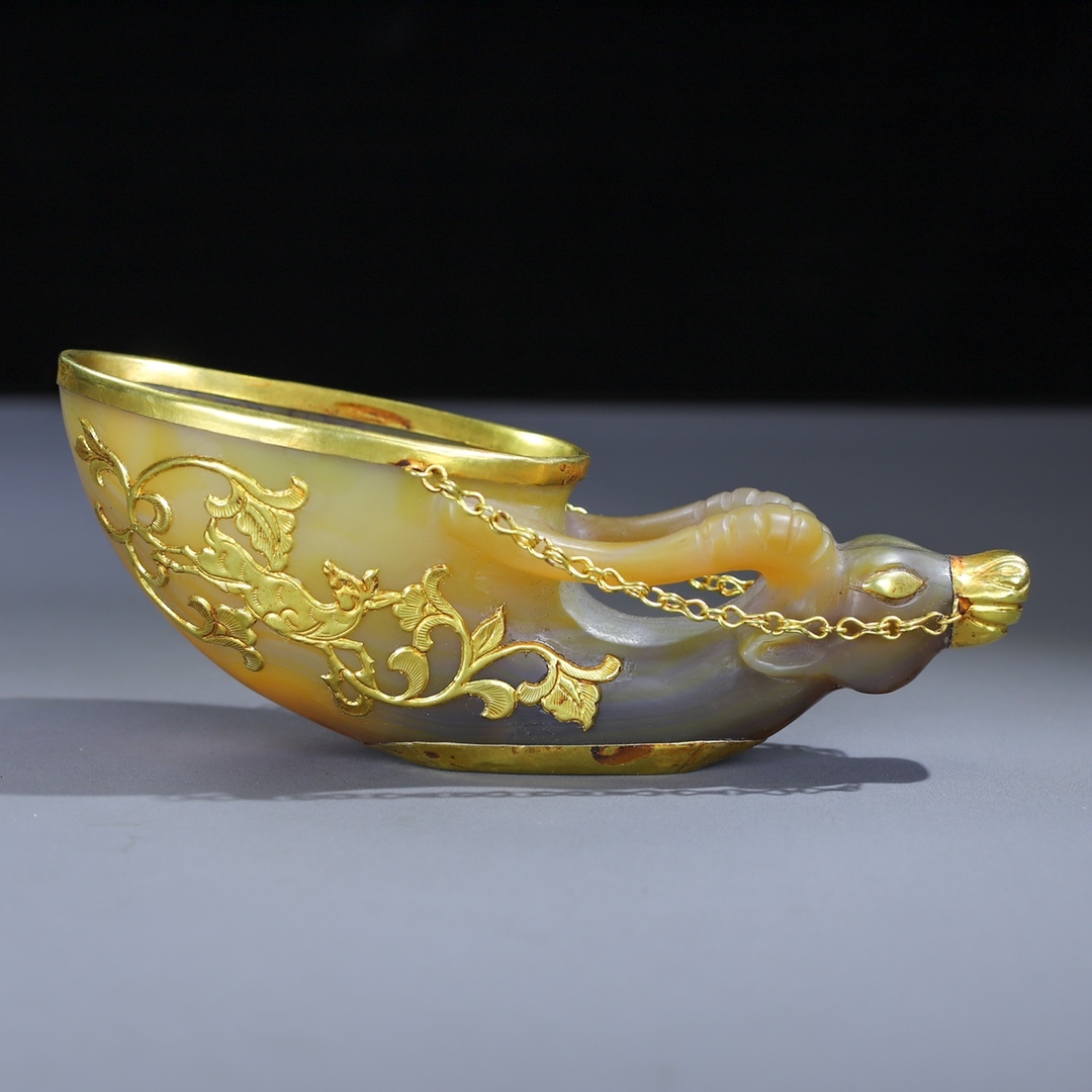 唐物 清 天然瑪瑙 牛角酒杯 置物 極細工 古美術品 中国古玩 骨董品 D65拍卖