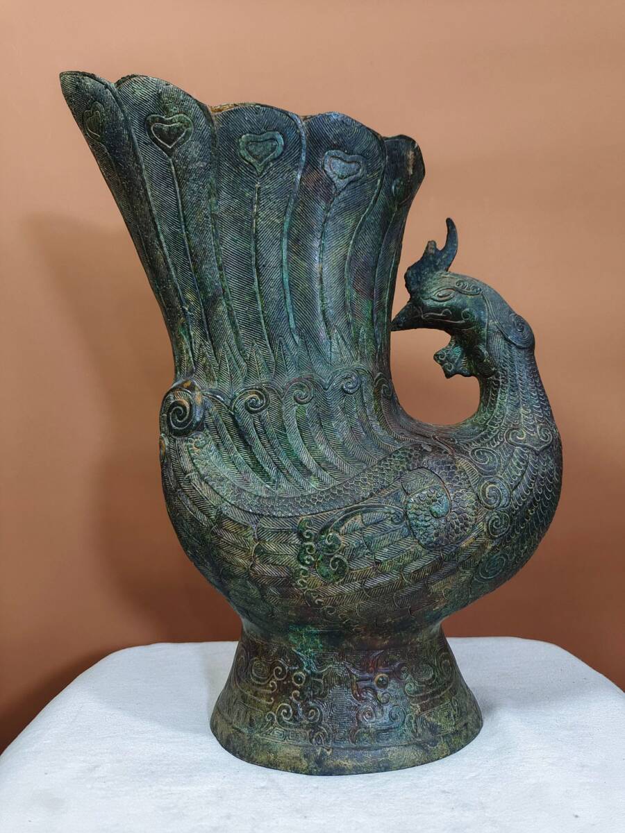 唐物 西周時期 青銅器皿 《風尊》 禮器 盛酒器 造型華麗 鳳凰圖案 銅製品 銅器 古美術品 時代物 中国古玩 骨董品 D65拍卖