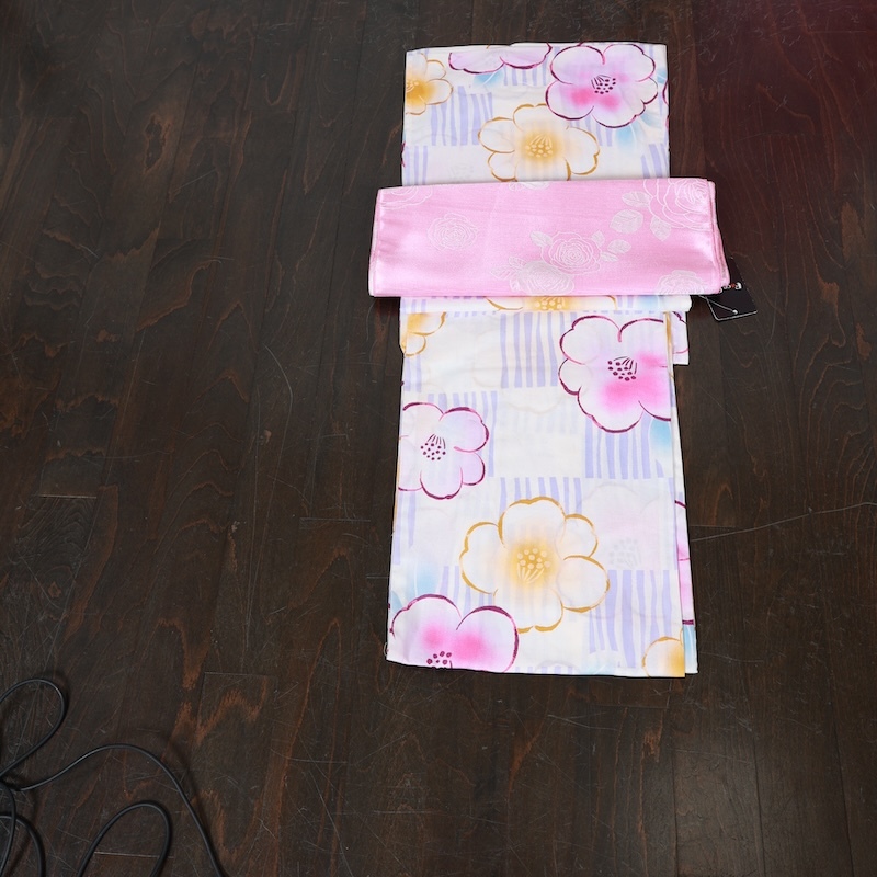 浴衣2点セット 新品 白 紫 黄 ブルー ピンク 椿 / O25拍卖