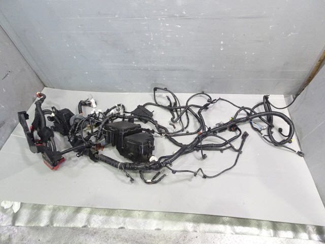 セレナ 5AA-GC27 ヒューズ ボックス BOX XV 8人乗り 1kurudepa拍卖