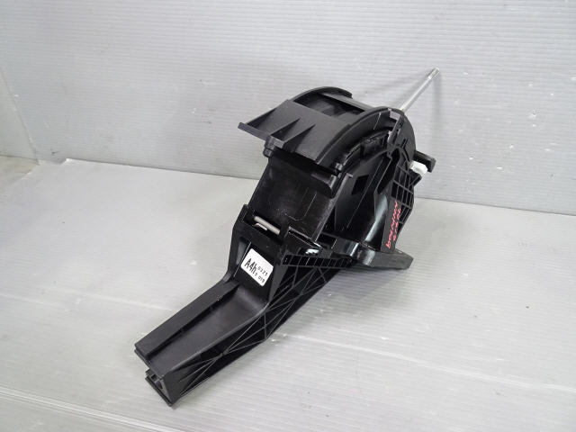 シエンタ 6AA-NHP170G シフト レバー レンジ 33560-52680 Gクエロ 7人乗り 1kurudepa拍卖