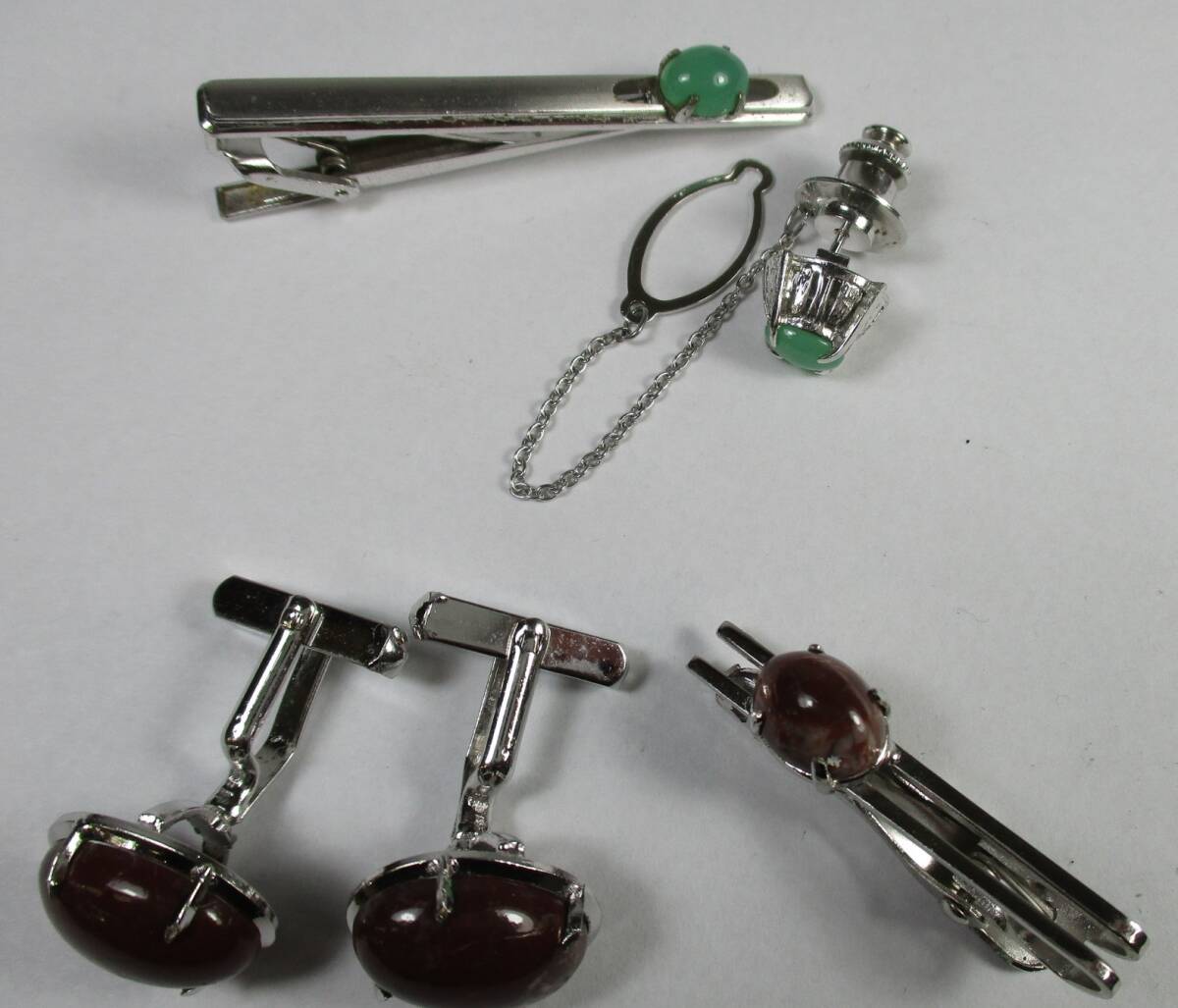 S-1167 入広瀬産 赤玉石 タイピンカフスセット タイピン2点セット 銀色 計4点セット拍卖