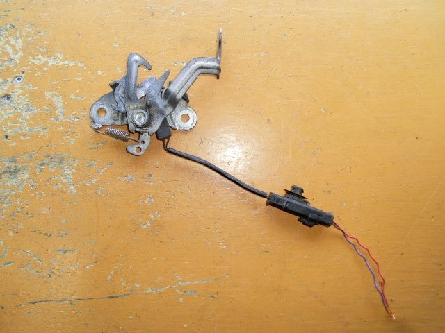 プジョーRCZ ボンネット ロック 平成23年 ABA-T7R5F02 YM7375080 16.5万kmカーボンルーフパック 即決あり拍卖