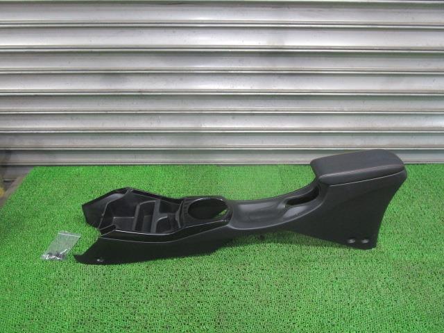 フィットシャトル DAA-GP2 センターコンソール コンソールボックス 83401-TF0-J01ZA 83400-TF0 ブラック /42726拍卖