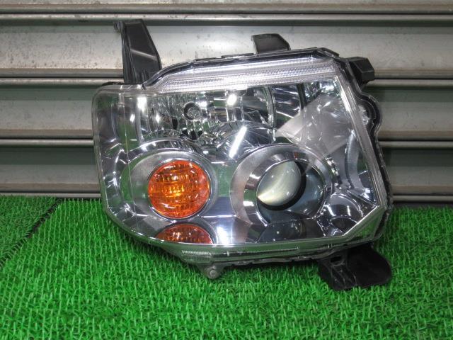 トッポ DBA-H82A 右ヘッドランプ 8301C322 スタンレー P8619 /42795拍卖