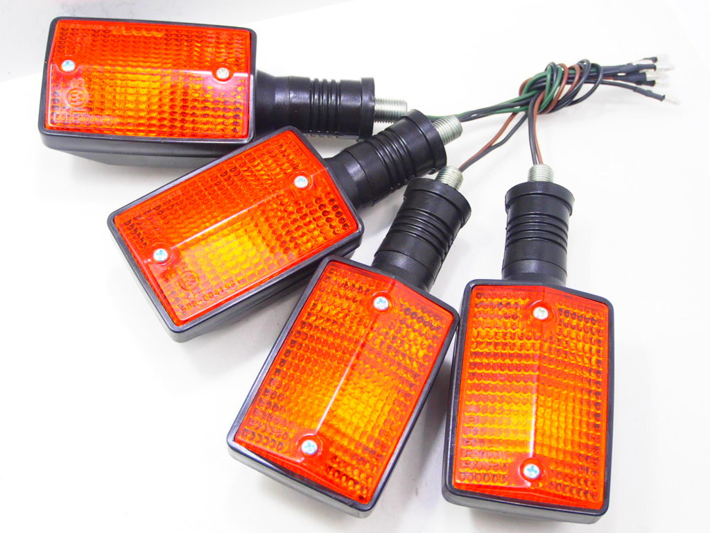 極上美品 ヤマハ純正 角型 ウインカー 4個 Set RZ250R 29L DT125 XT400 XT500 XT250T XT250L XT125 TW200 RD350 FZ750 RD125 セロー SR125拍卖