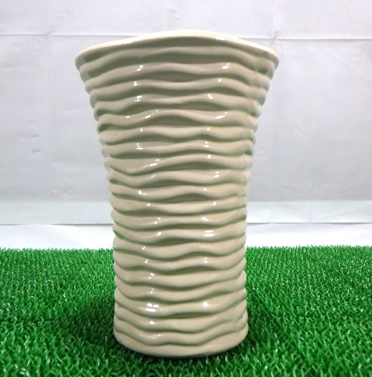 線文乳色植木鉢|高さ約20㎝|花器・花入れ・華道|陶磁器・長期保管品|S010525拍卖