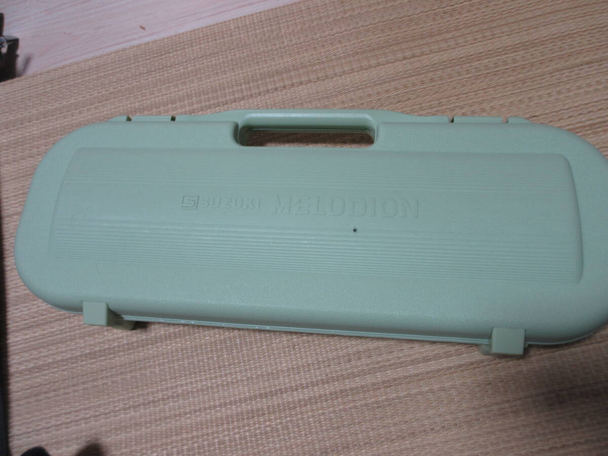 R070410 断捨離 処分「SUZUKI MELDODON ケース付き 吹き口 使用感あり ケース付き」保管品 USED 拍卖