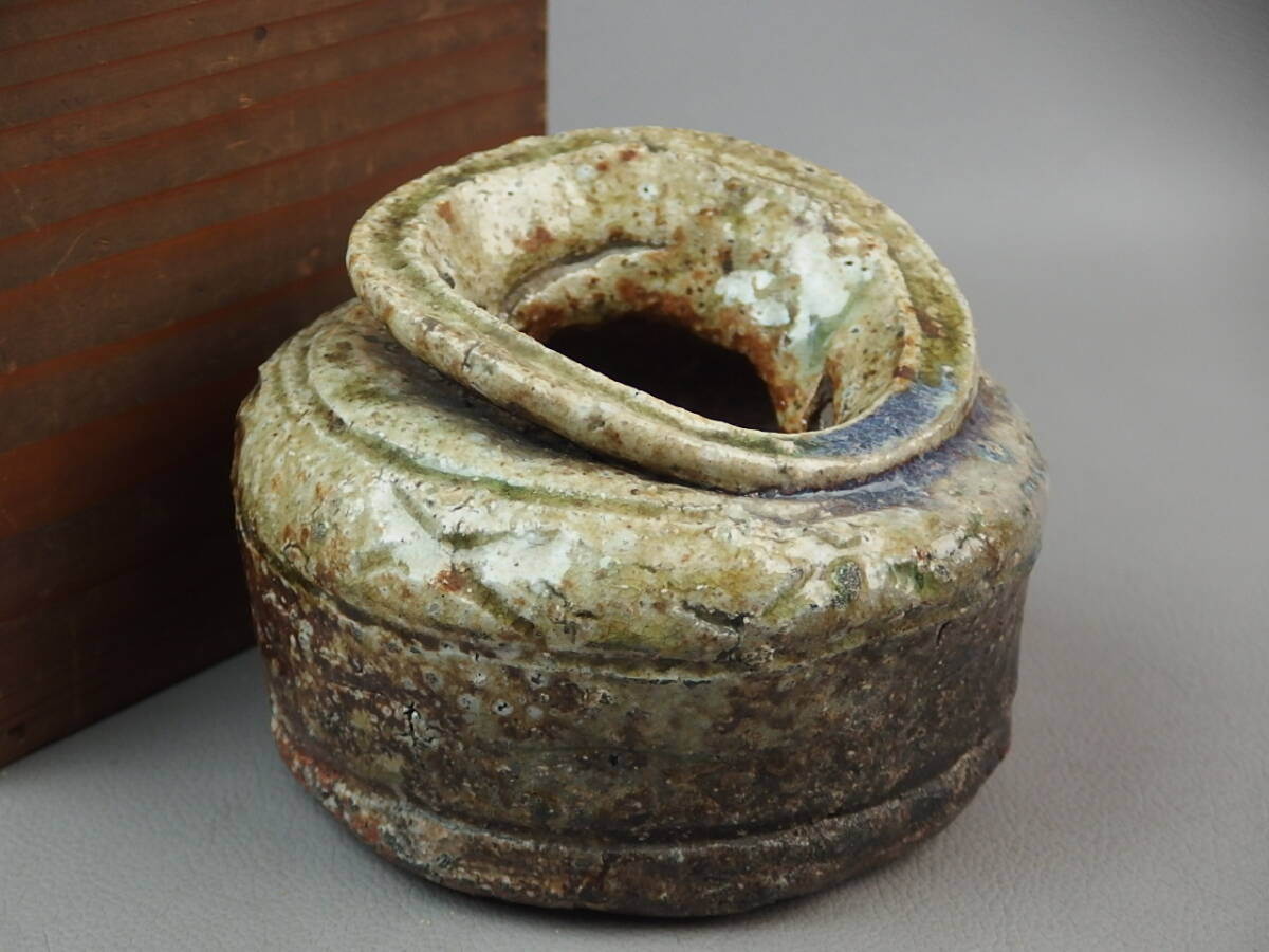 【骨董・茶道具】★古い 信楽焼 古信楽★★桧垣文自然釉蹲壷 gj054sgl.7 掛花 花道 華道 花瓶 伊賀拍卖