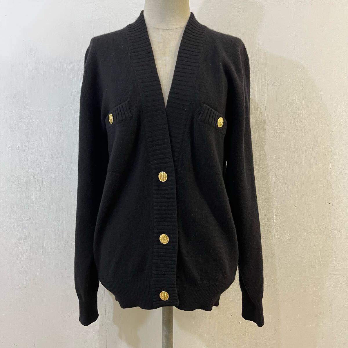 VINTAGE BRAEMAR 極上 スコットランド製 英国製 カシミヤカーディガン カシミヤニット 金ボタン Vネック 黒 希少【送料一律/同梱可能】H拍卖