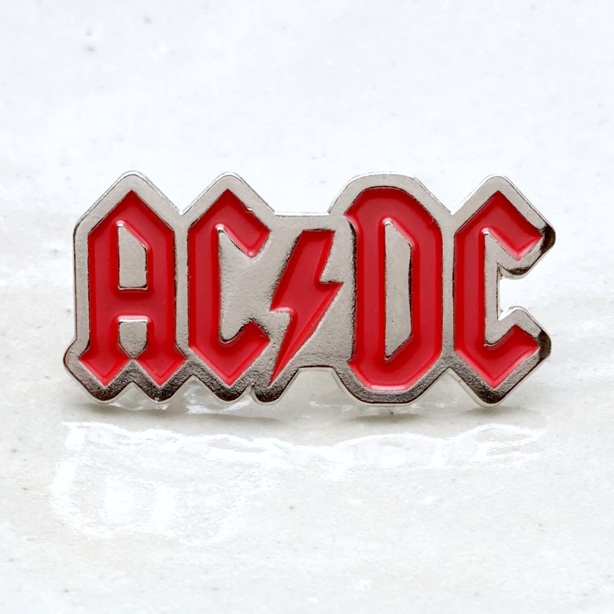 AC/DC ロックバンド ロゴ ACDC◆ピンバッジ ピンズ バッチ ブローチ◆音楽 ハードロック ヘビーメタル オーストラリア拍卖