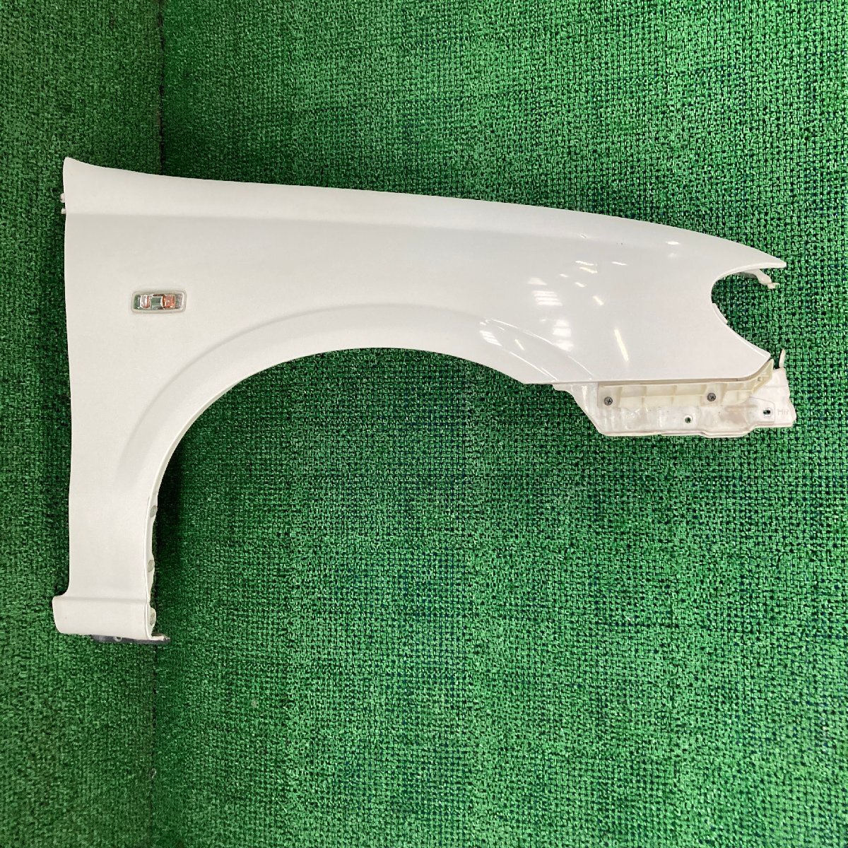 ♪♪ブルーバード シルフィ FG10 右 フェンダー サイドパネル カラー QM1 ホワイト系(W3063)♪♪拍卖