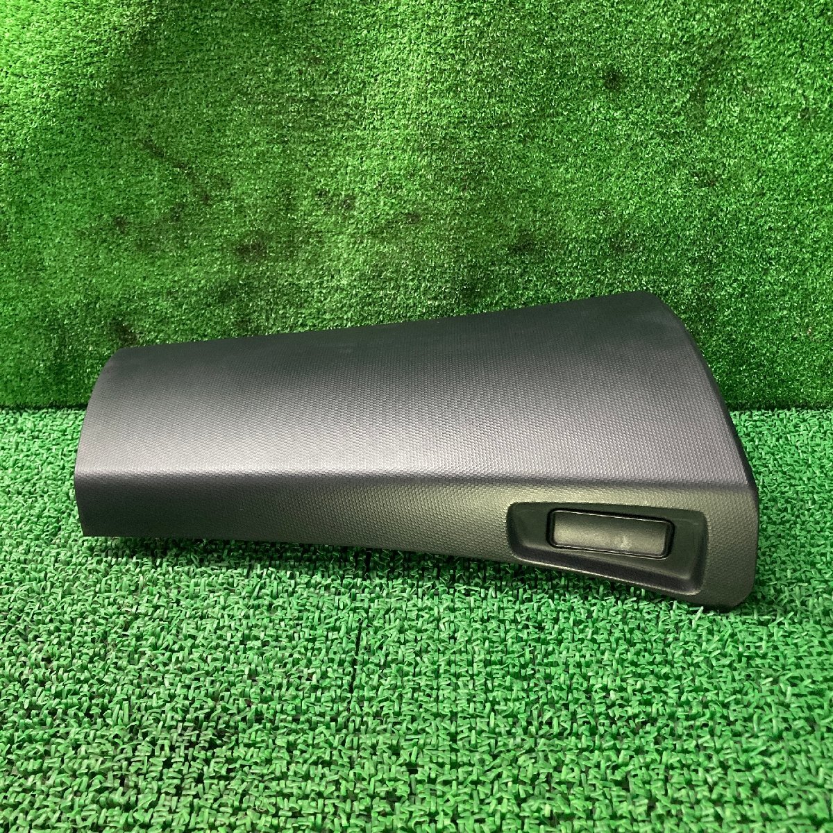 ♪♪アウトランダー CW5W G 助手席 上部 小物入れ フタ (W3301)♪♪拍卖