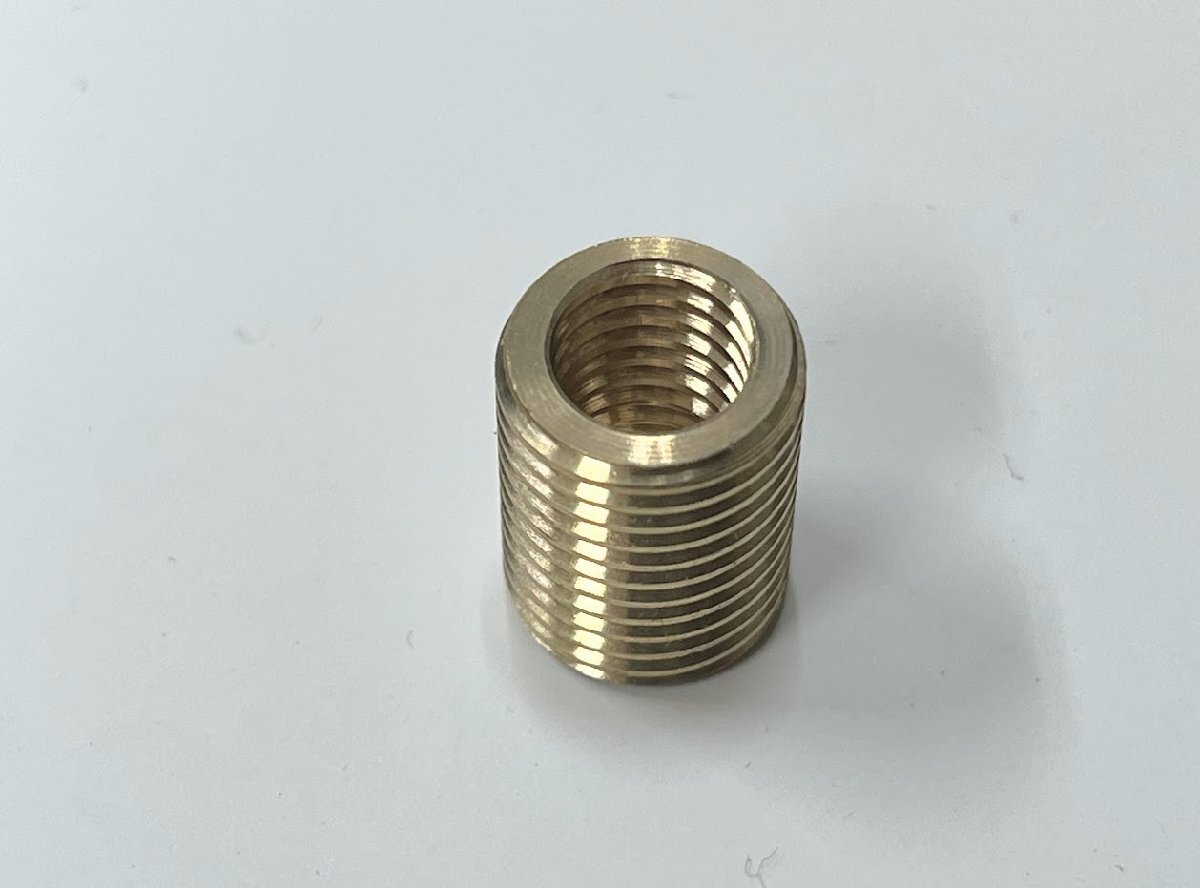 ラスト 社外品 シフトノブ 変換 アダプター ギアノブ 汎用 ネジ山ピッチ 外径M12 P1.25 から 内径 M8 P1.25 オリジナル制作などに拍卖