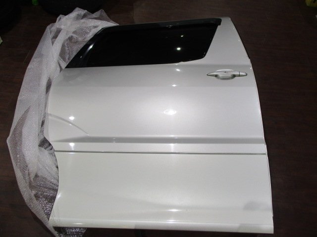 【大幅値下げ/最終処分】中古★トヨタ純正10系アルファード 右後ろ パワースライドドア★リアドア/内張り★シルバー★MNH10★引き取り限定拍卖